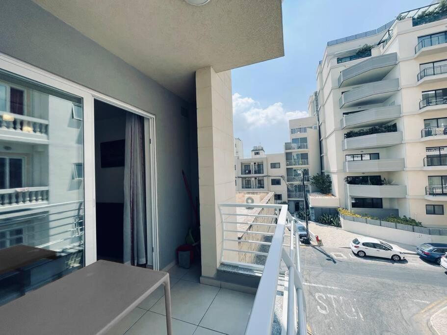Saint Julian's Stylish Modern Central Apartment 4 Paceville מראה חיצוני תמונה